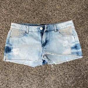 Used Celebrity Pink size 9 denim with lace shorts